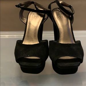 Never worn black platform sandals